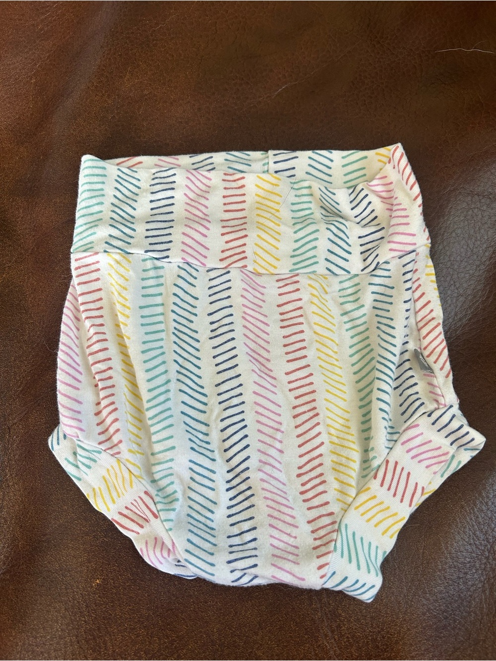 Kyte Baby Bummies with Multicolor Dash Print 6-12 EUC